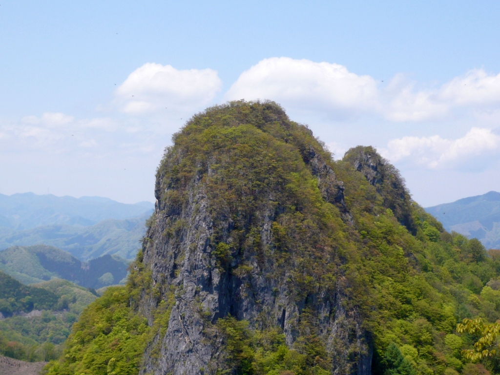  東岳から西岳を望む