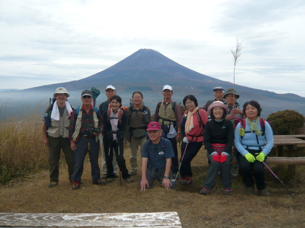  富士山をバックに