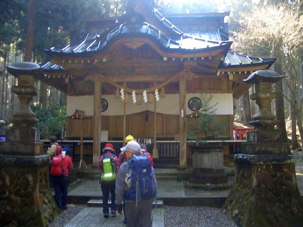  御岩神社で登山の無事を祈念