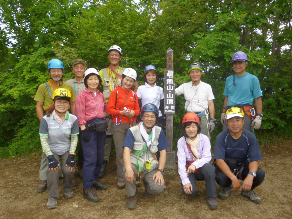  毛無山山頂にて