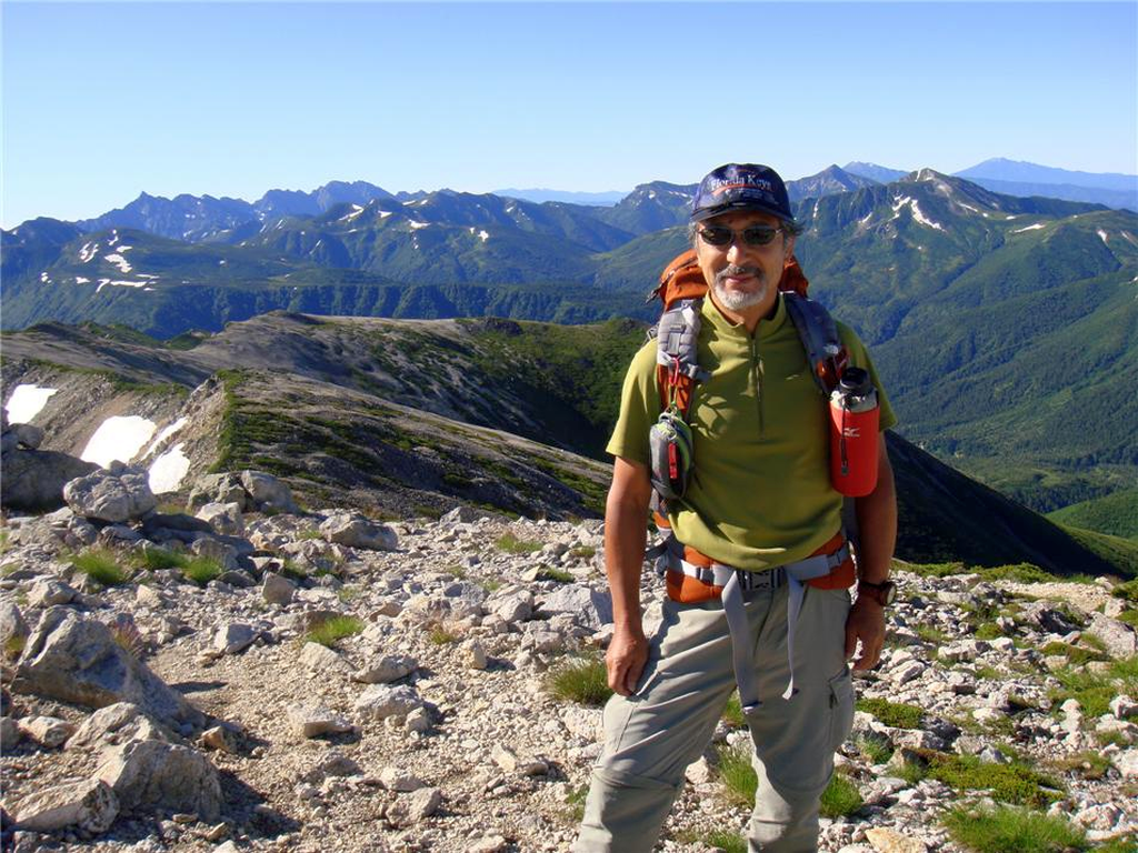  薬師山頂にて、中村さん