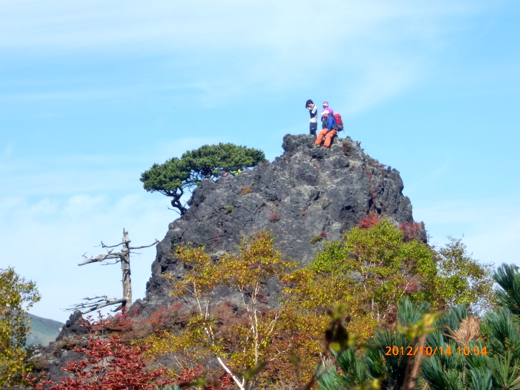  岩山登山の人々もいます