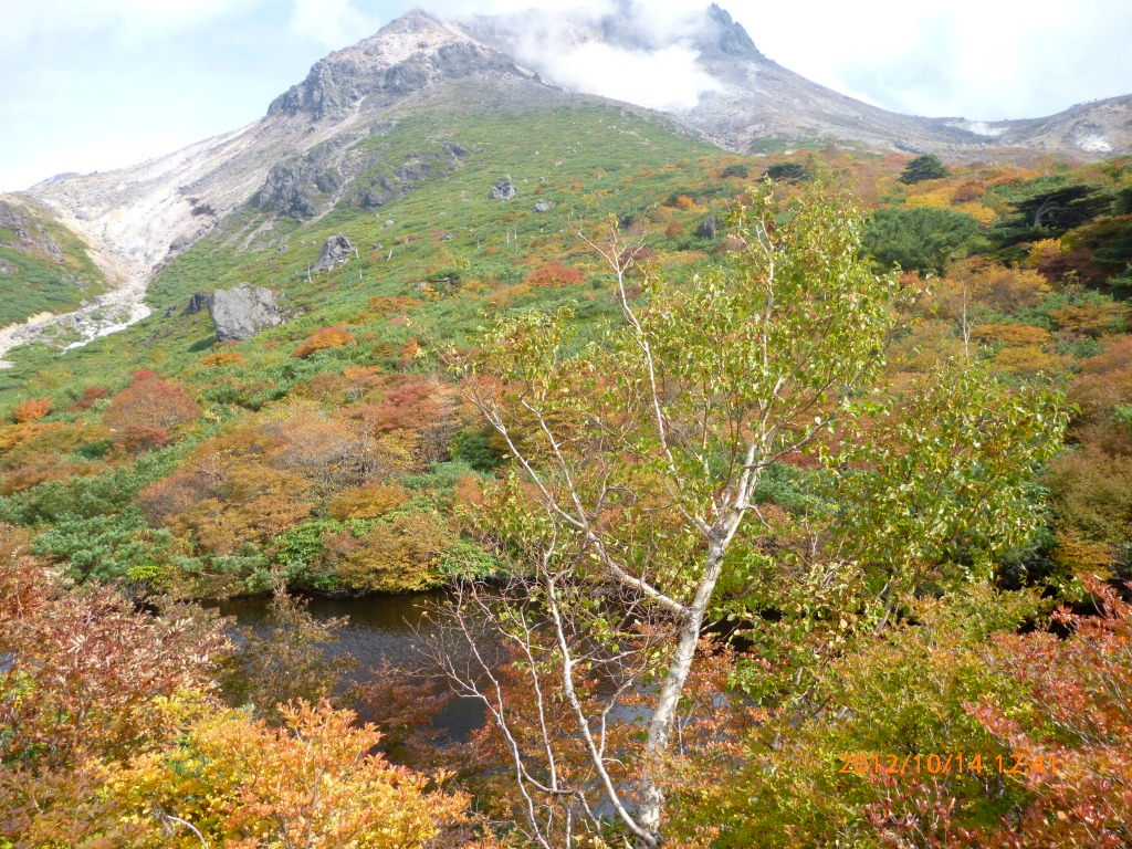  ひょうたん池からの茶臼岳