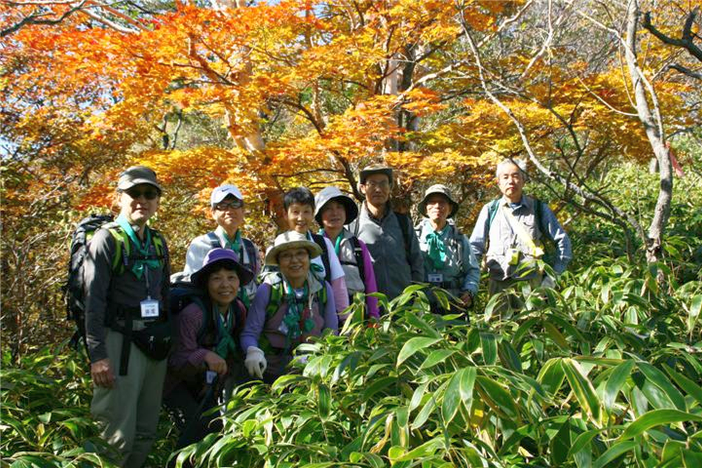  第四班　紅葉の下で