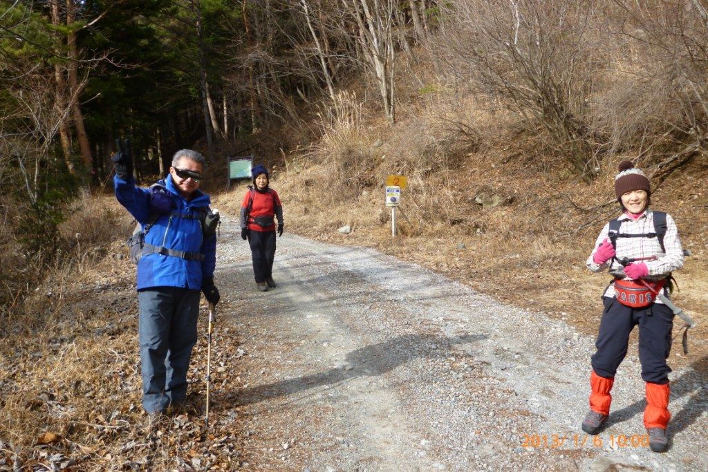 奥河口湖オートキャンプ場から登り始めます