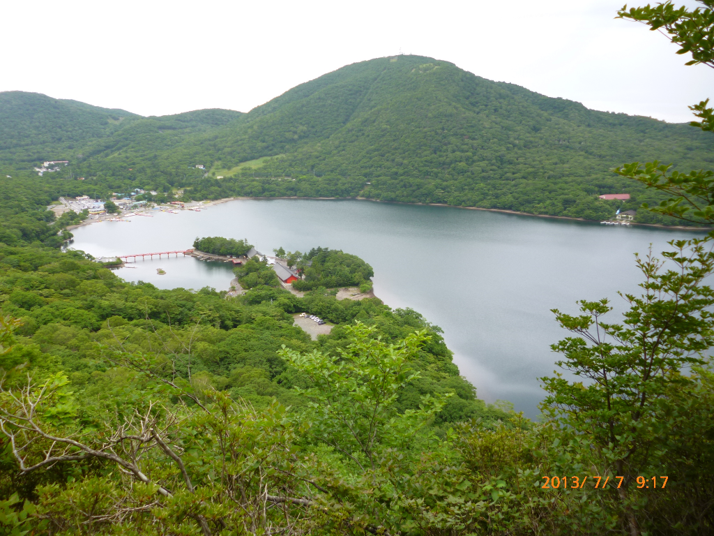  途中で大沼を見渡せました