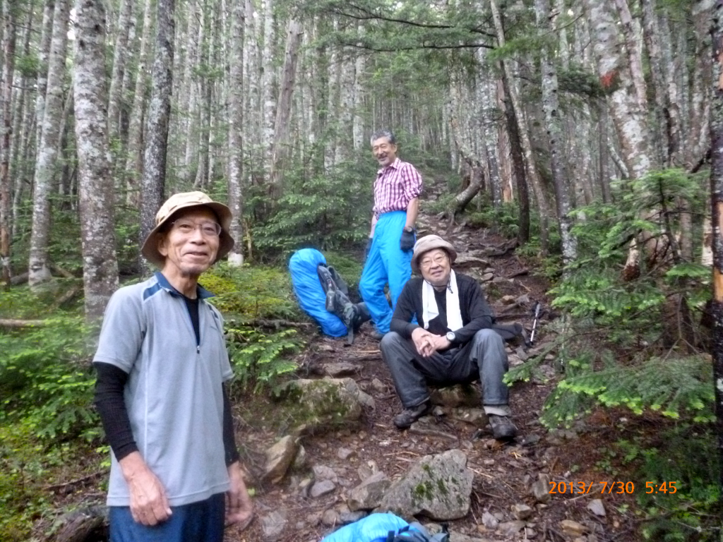  千枚岳からの下山の途中で