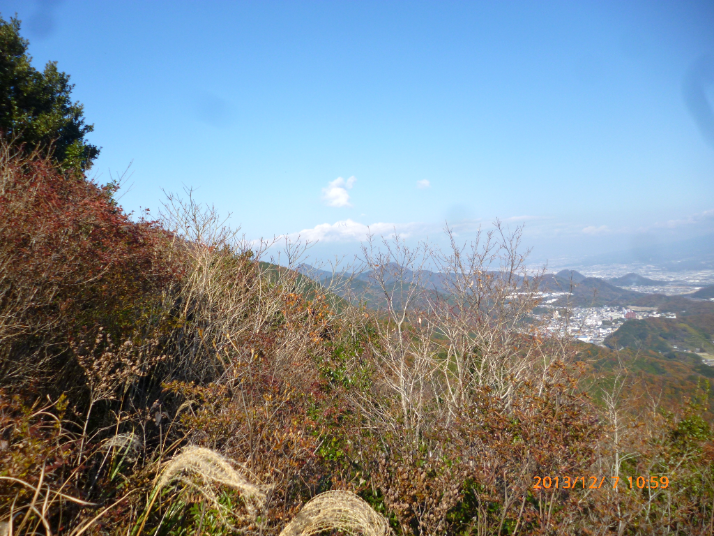  富士山山頂がかすかに