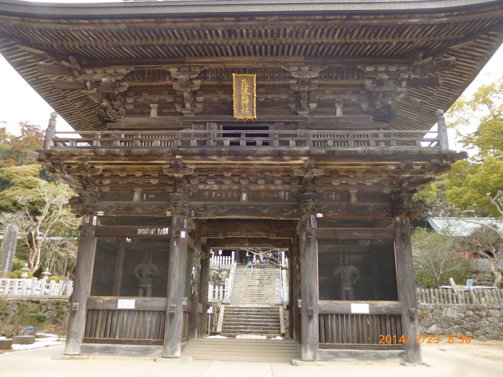 筑波山神社山門、阿吽の像ではないのが特徴