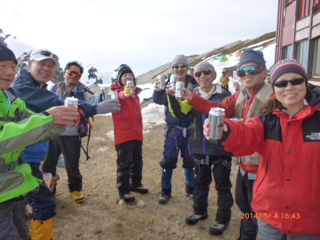 走破を記念してビールで乾杯！