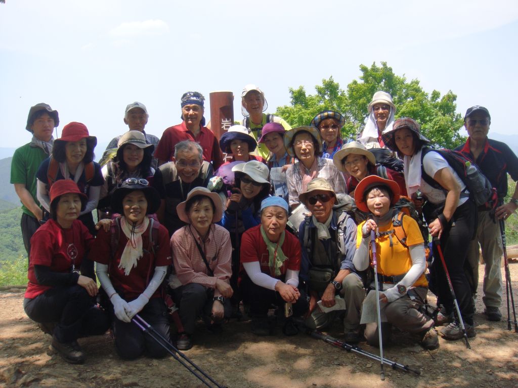 岩茸石山、山頂にて