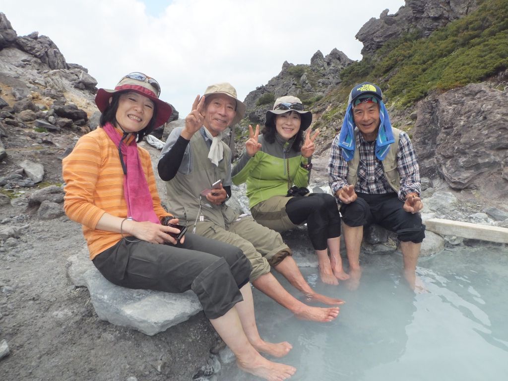 中岳温泉、露天風呂で足湯