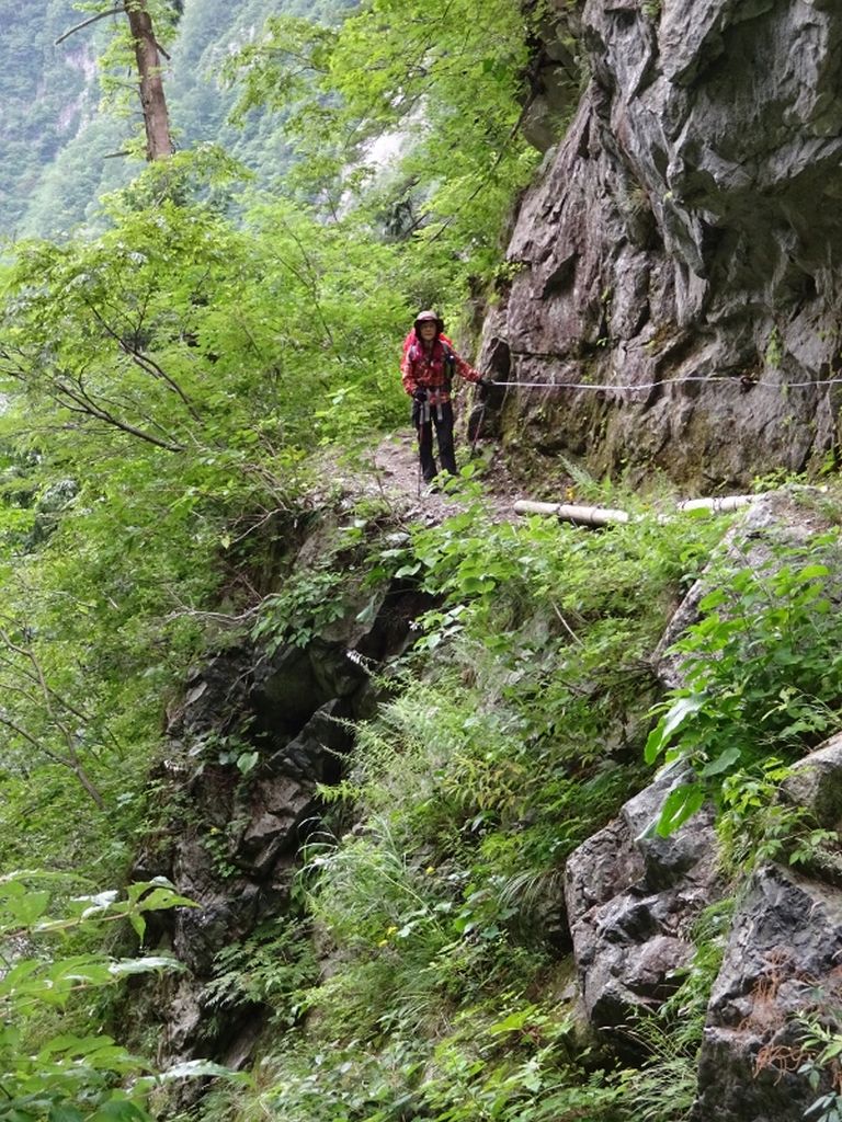 欅平に向かって下山中