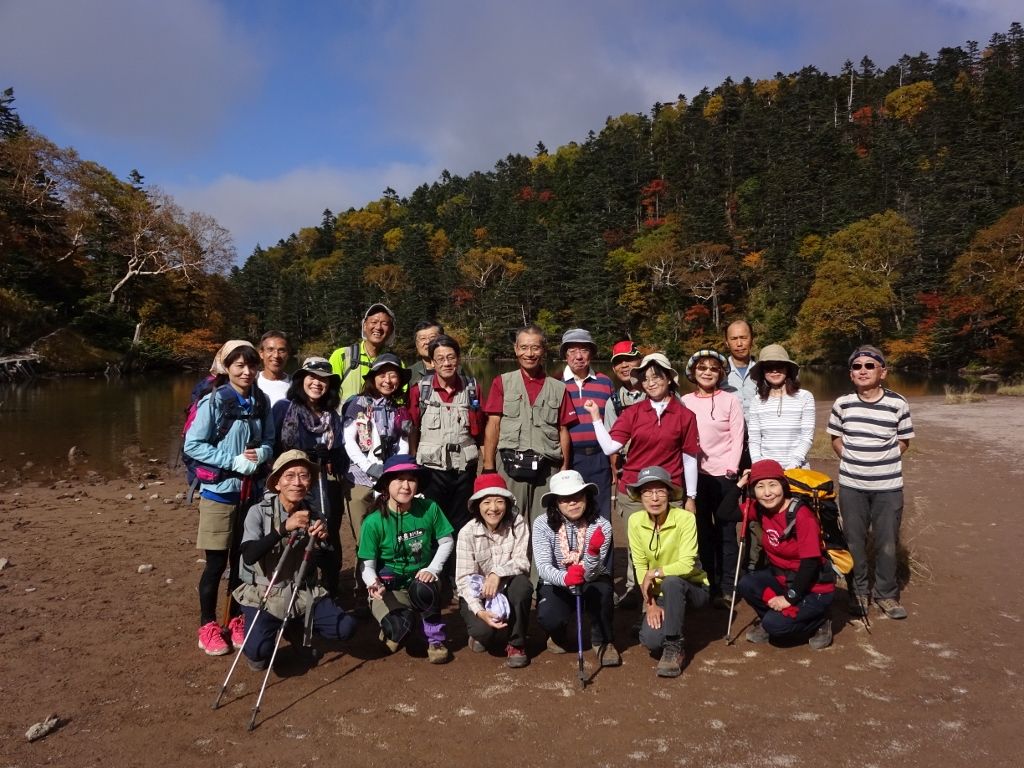 弥陀が池で集合写真