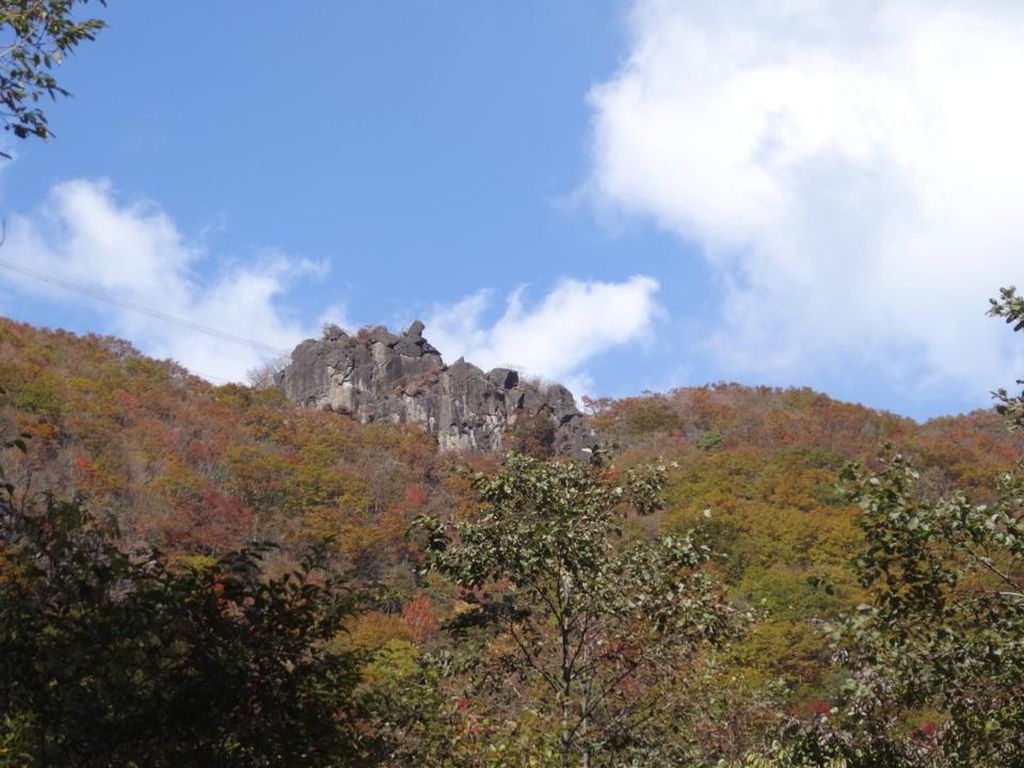 耳岩遠景