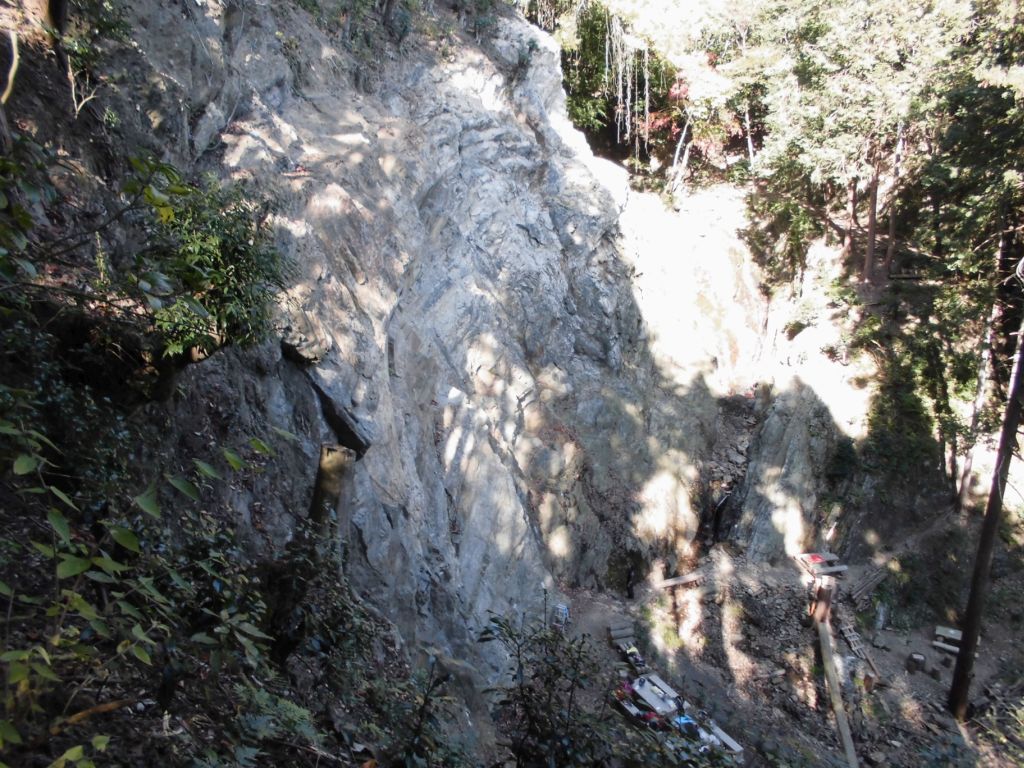 岩場の全景