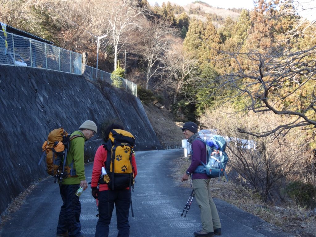 下山し駐車場間近