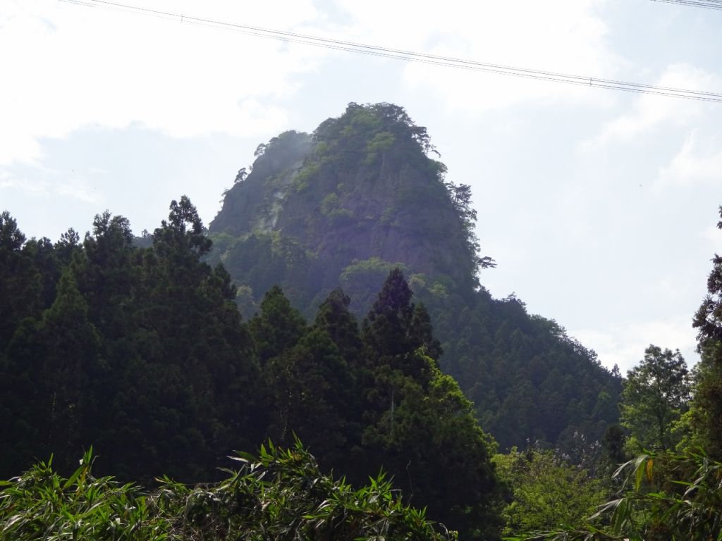 あの山に登ります