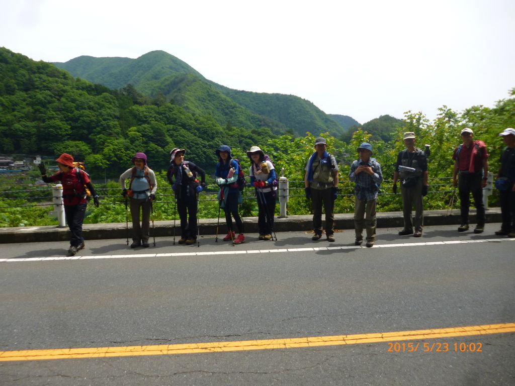 登山口へ向います