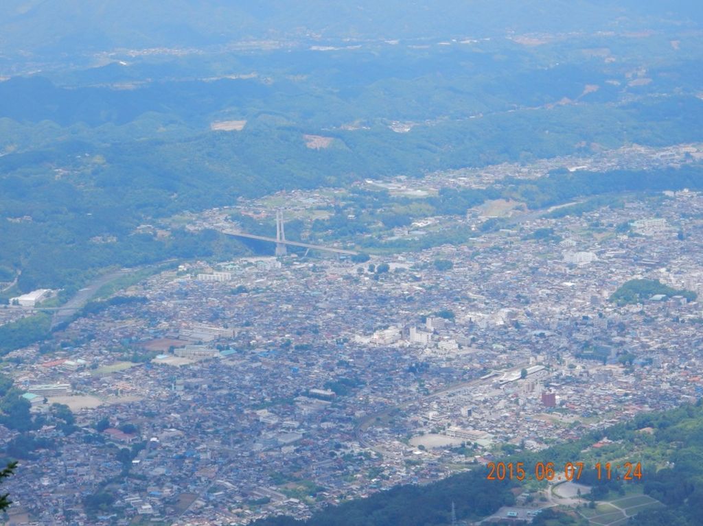 山頂より秩父市街を望む