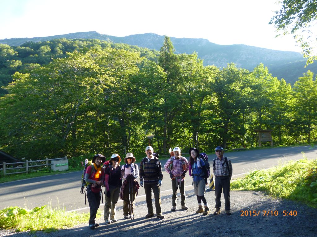 登山口にて、偶然村田組と一緒になりました