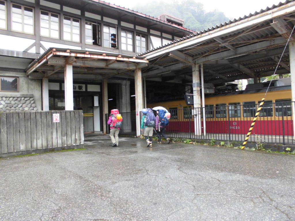 立山駅、これより山に向かいます