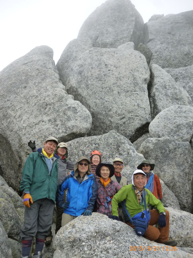 地蔵岳(2,764m)の肩にて