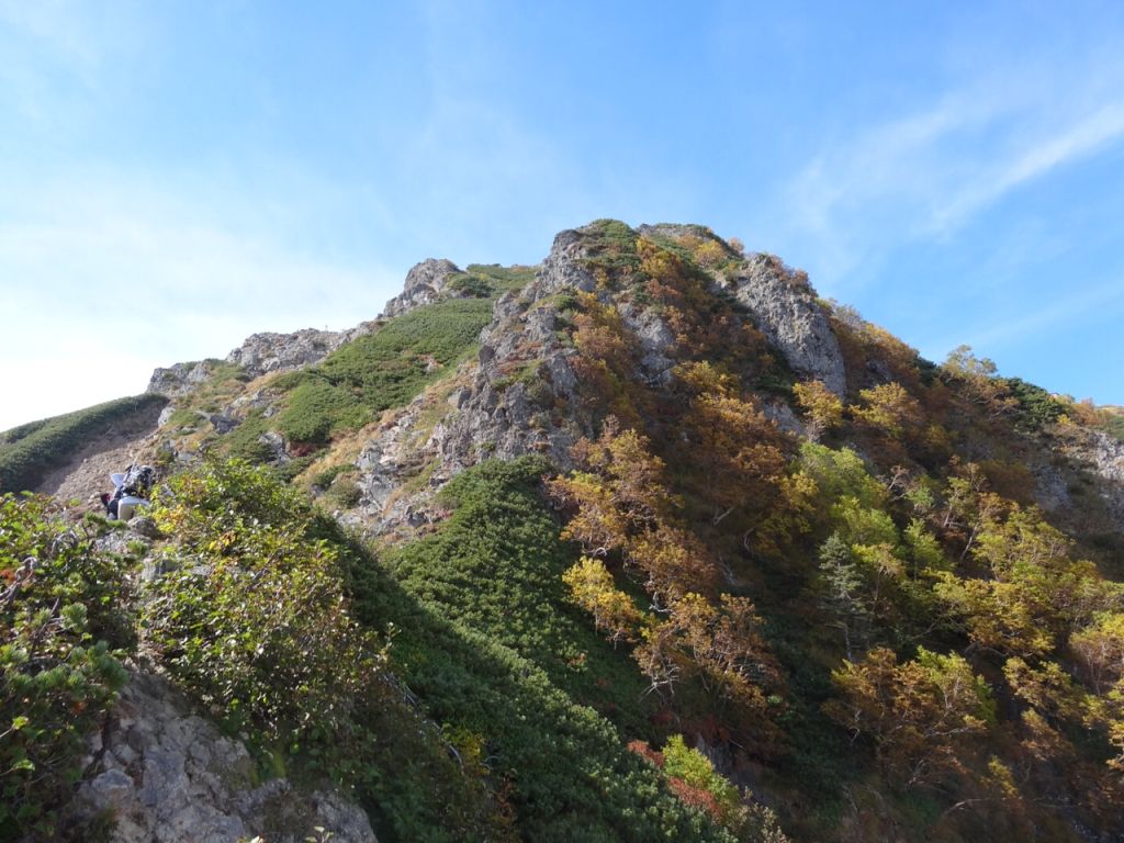 山はもう紅葉が始まっています