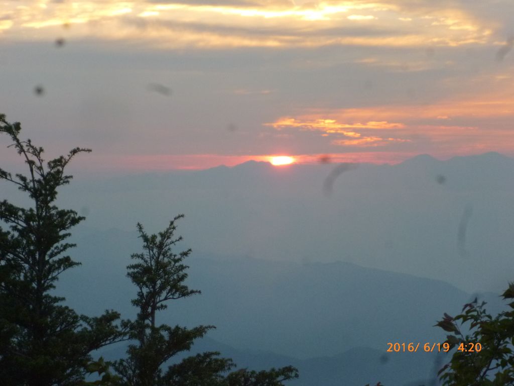 白鳳三山からの日の出