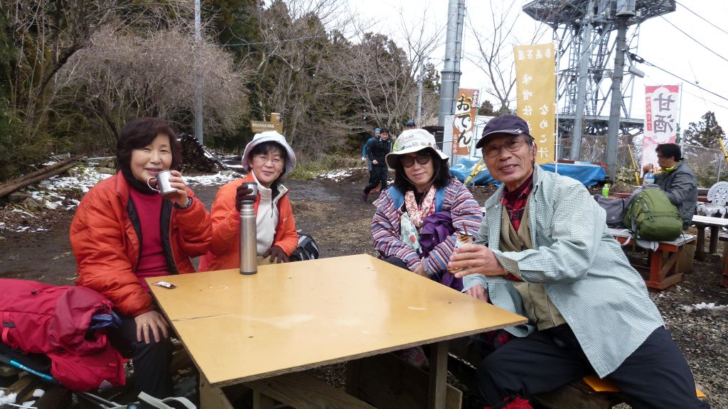 城山で楽しい昼食