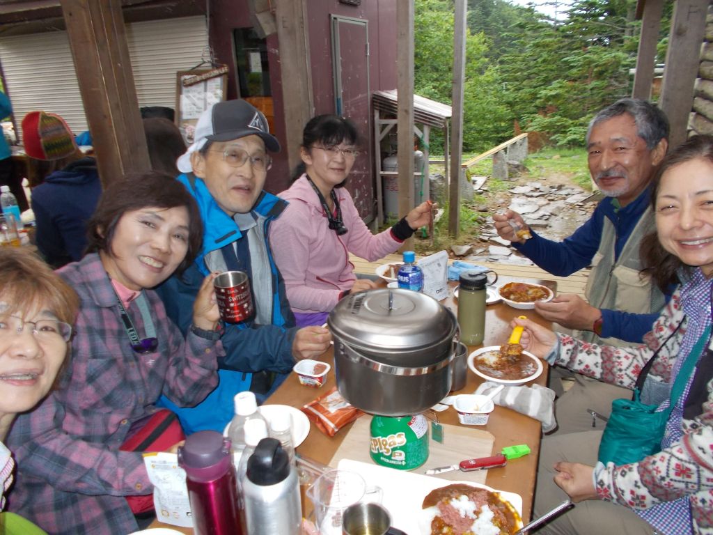 楽しい食事に話が弾みます