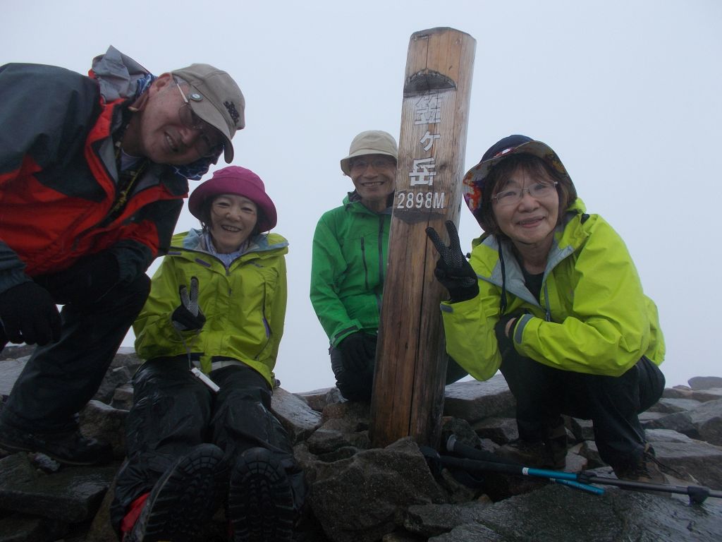 笠ヶ岳山頂にて