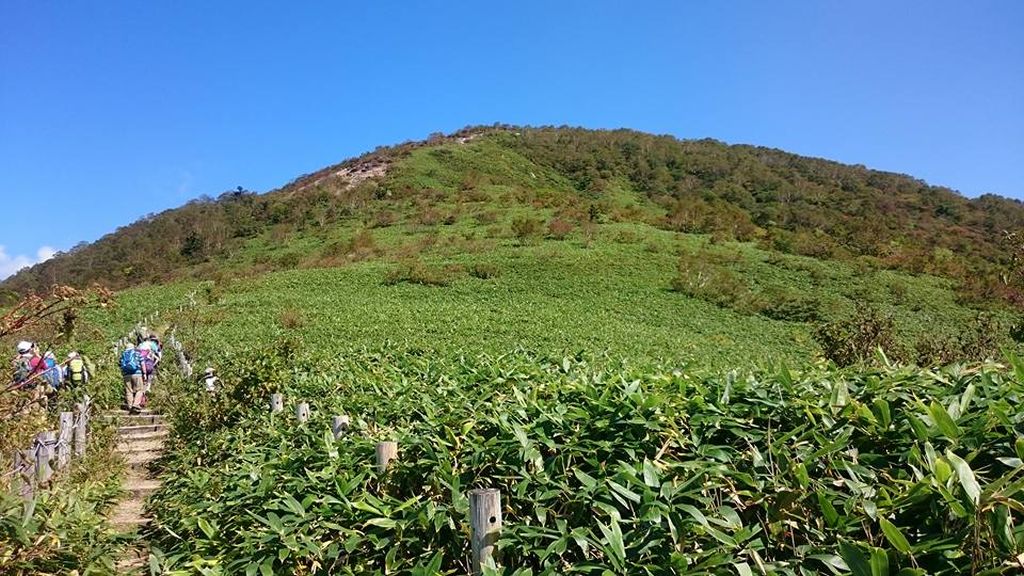 三国山山頂が見えました