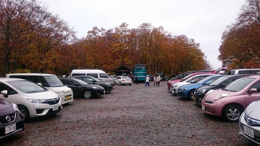 紅葉の八方台駐車場