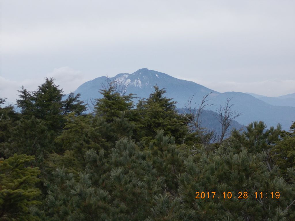 会津駒ケ岳が見えます