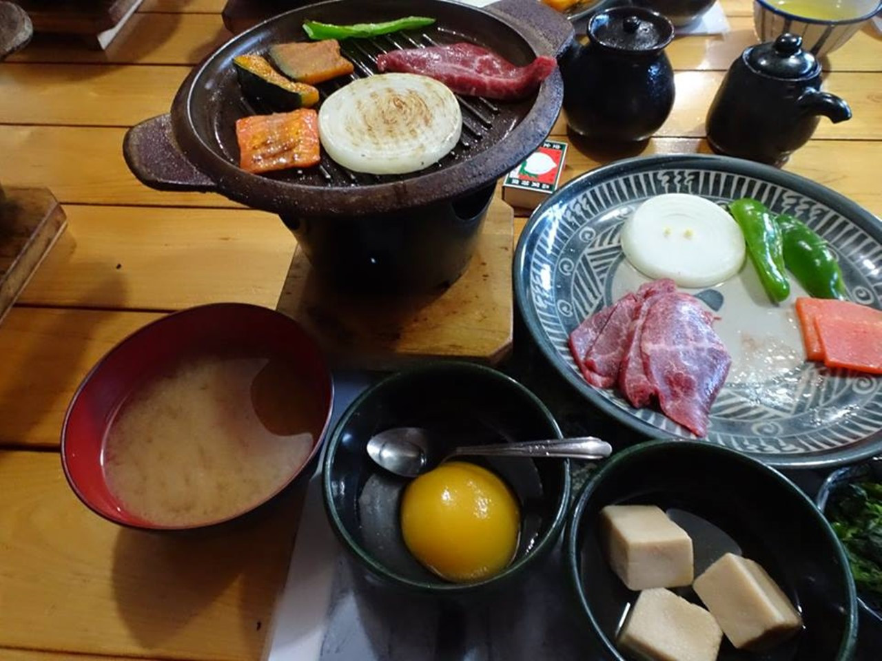 これが名物の焼肉夕食です