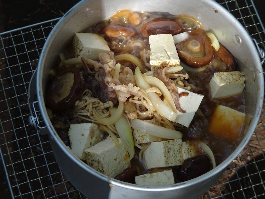 これは晩御飯のすき焼き風鍋