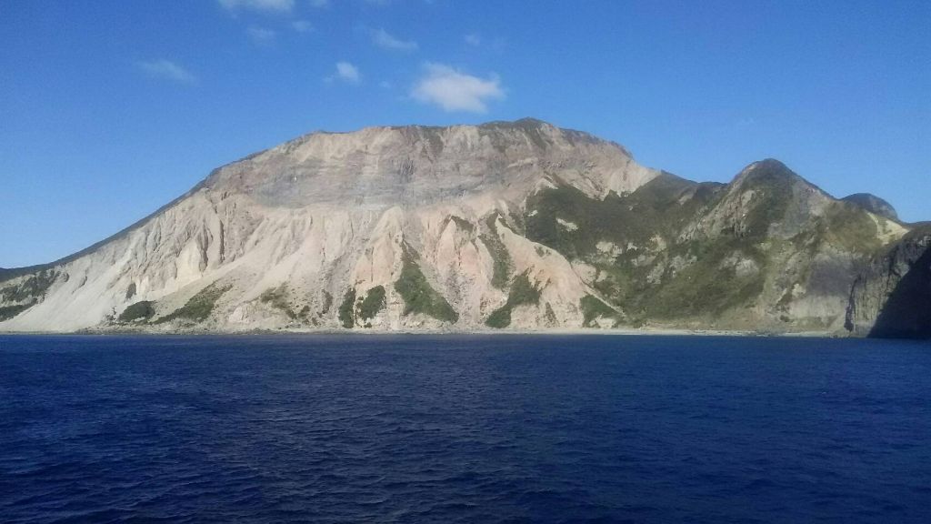 海から見る神津島 天上山