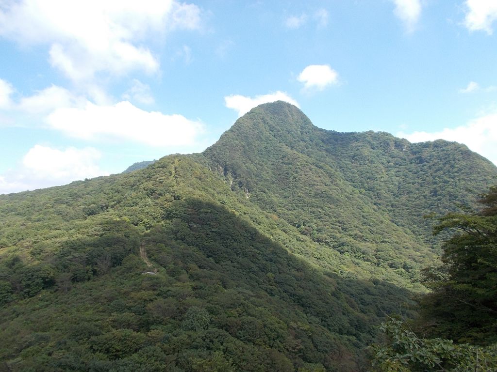 これから登る相馬山が見えます