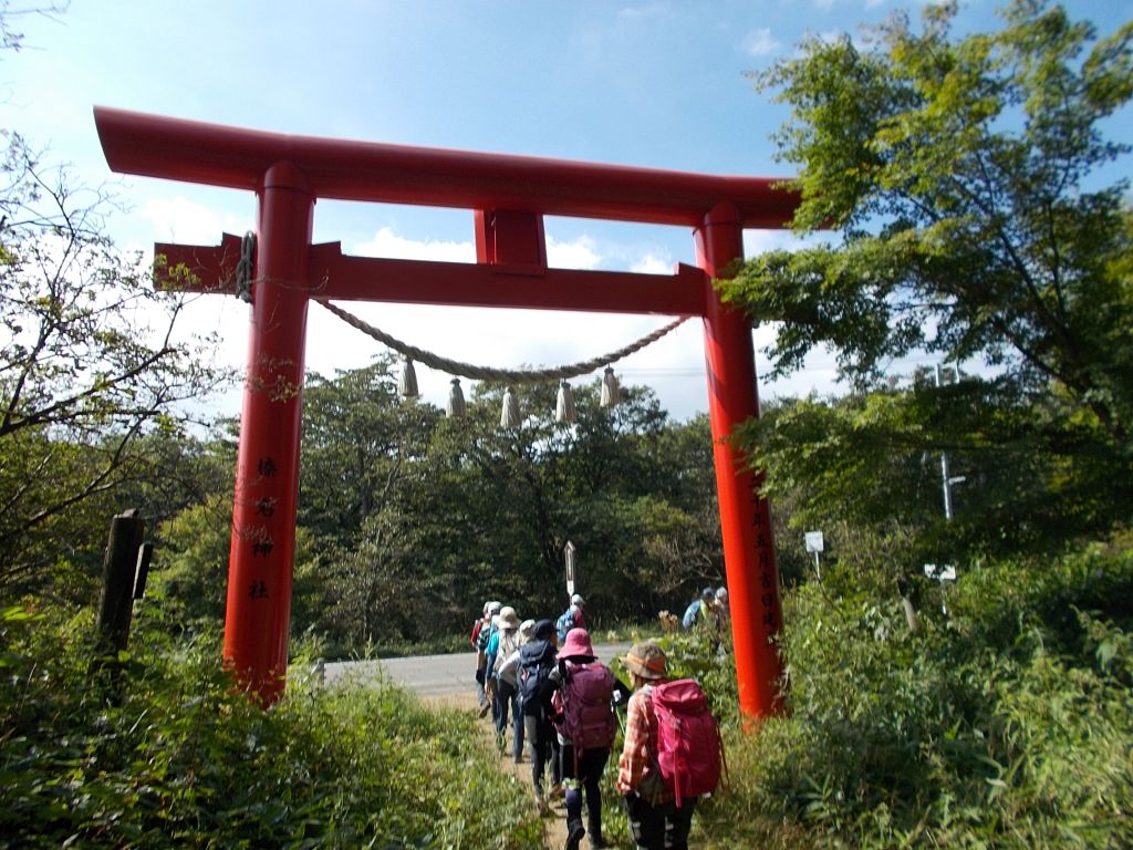 ヤセオネ峠の鳥居まで戻って来ました