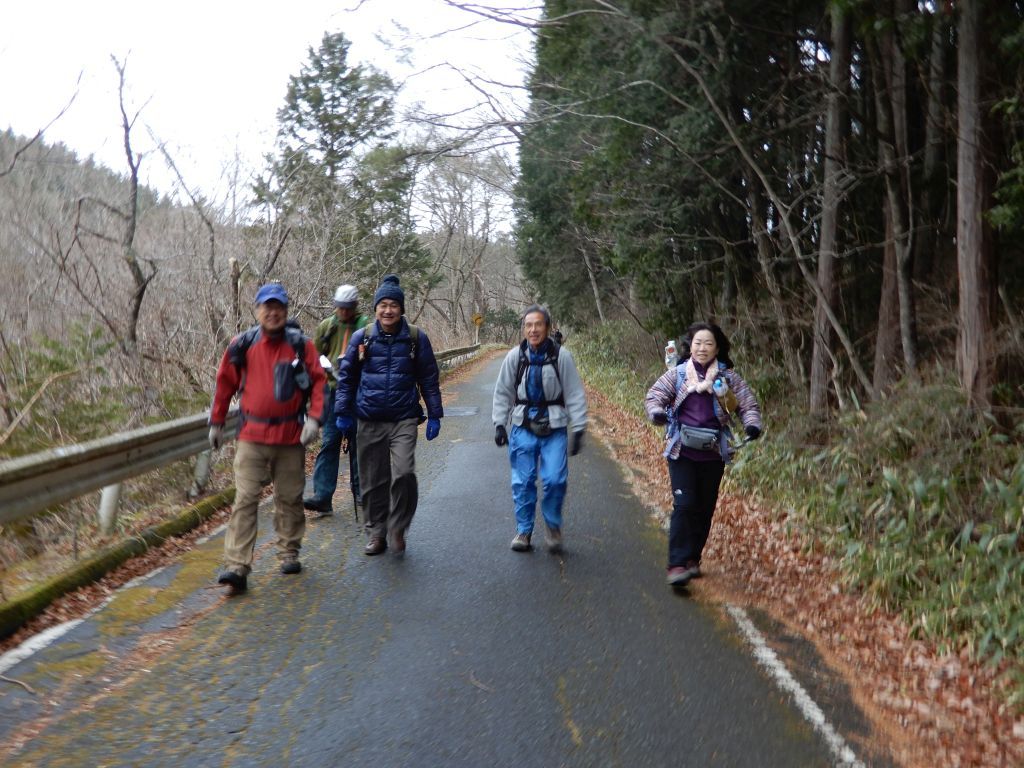 栄蔵室登山口から