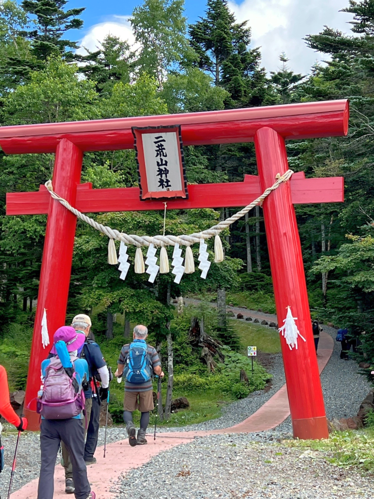 登る前に山の神にちょっとご挨拶