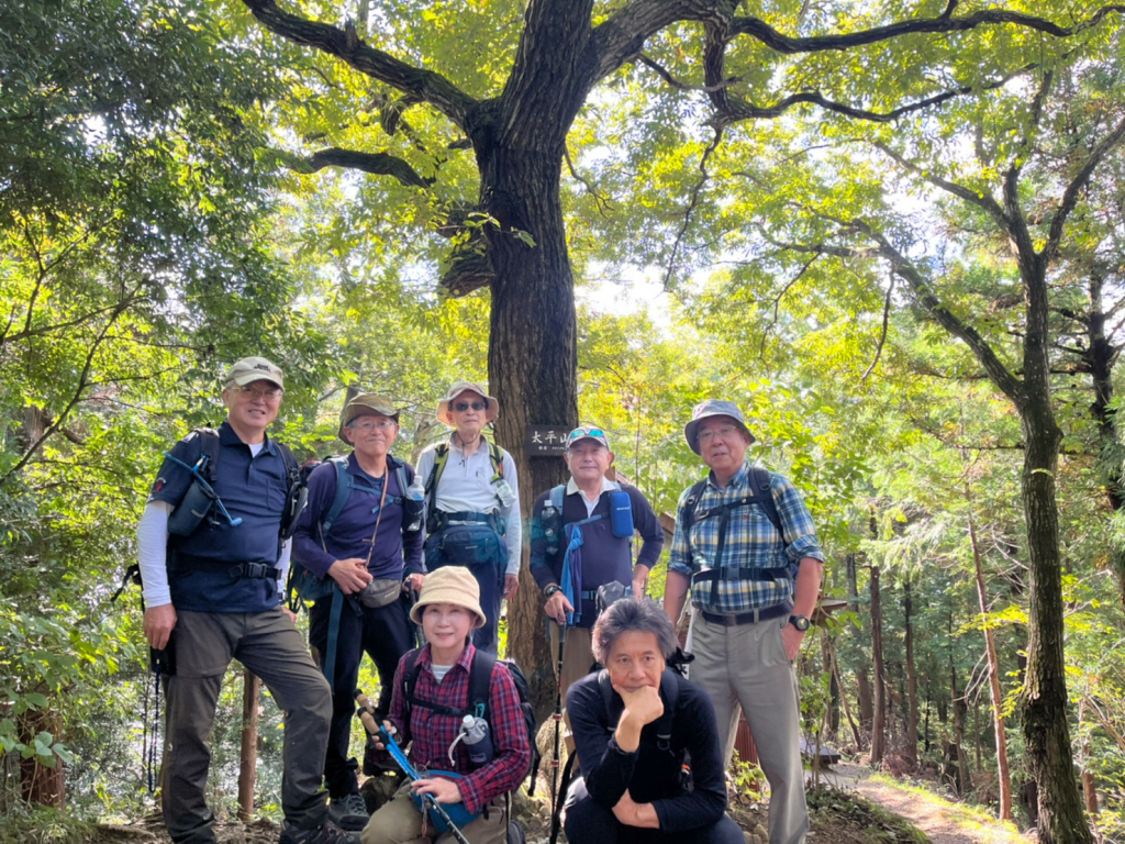 太平山山頂でパチリ。