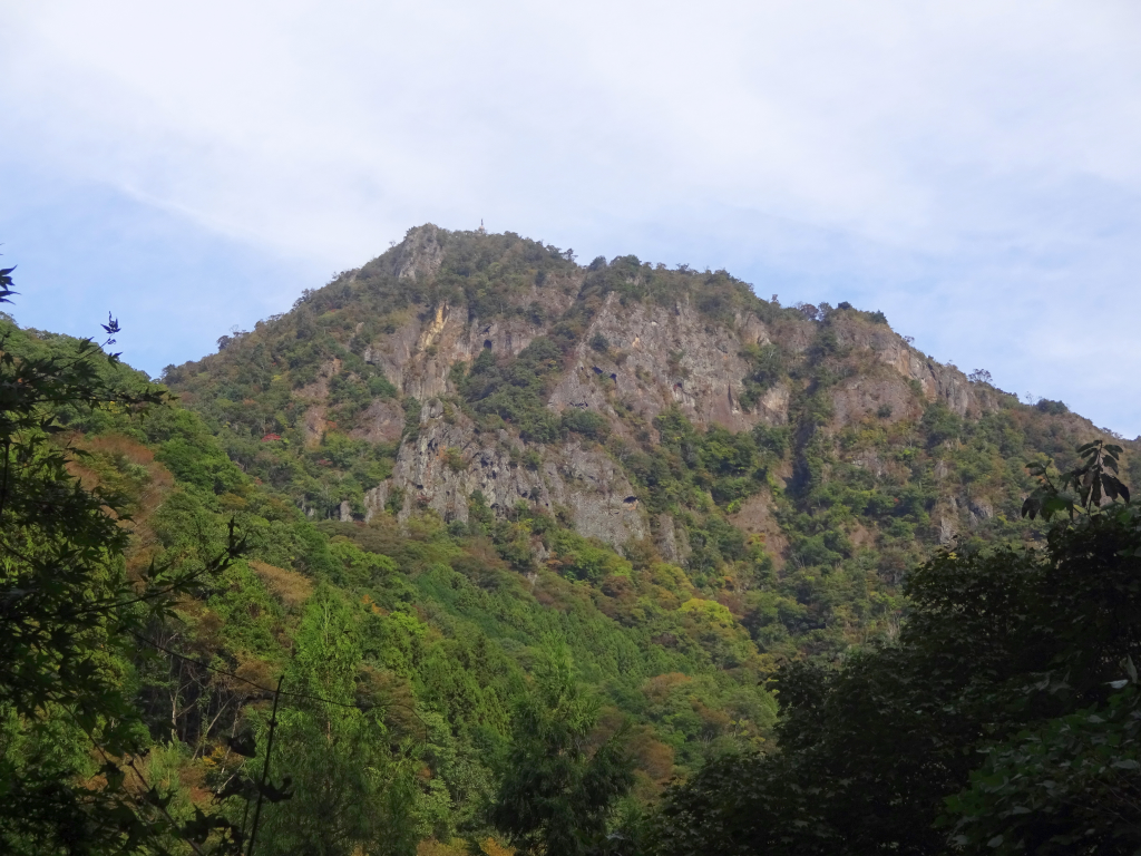 奥久慈男体山の全貌が見えてきました