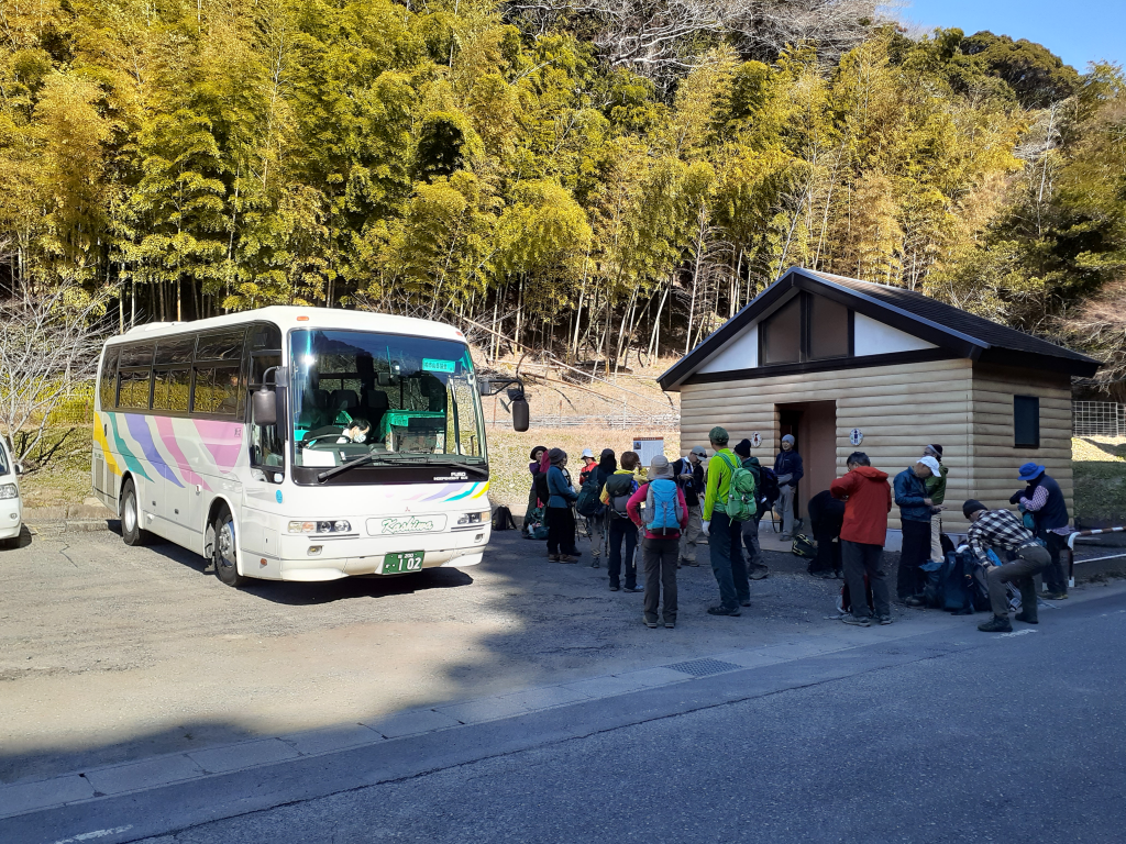 大日山駐車場、これから「ばんや」へ向います