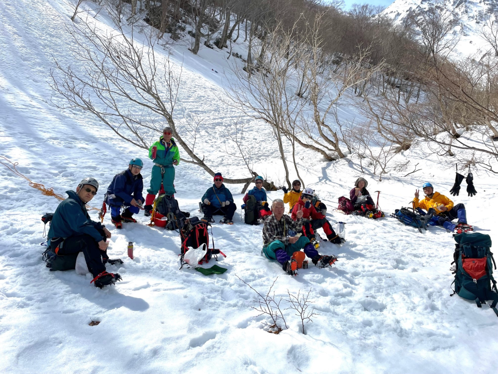 雪上でランチ