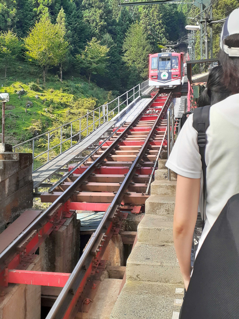 一気に400m上がります。帰りも利用