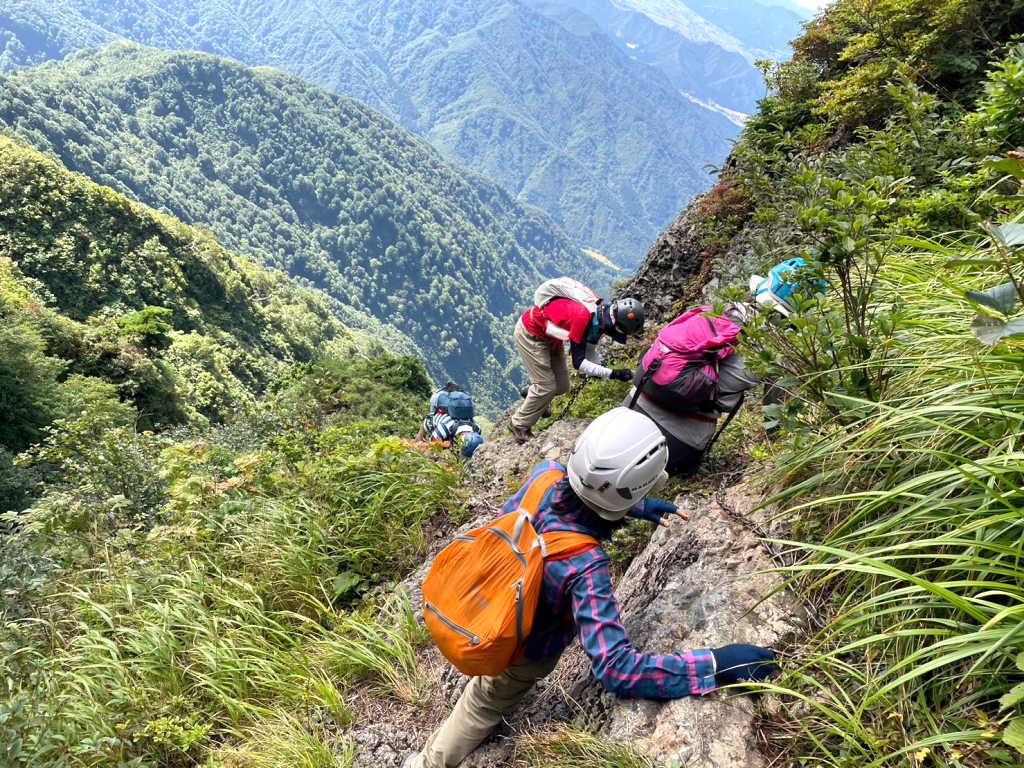 巻き道を下山します