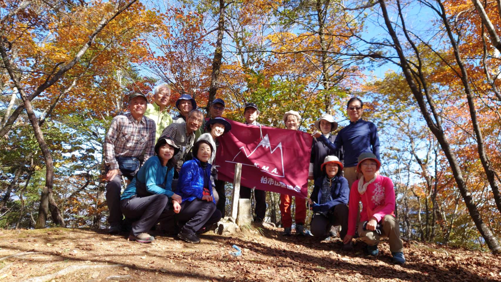 黒川山（三角点）頂上広場にて