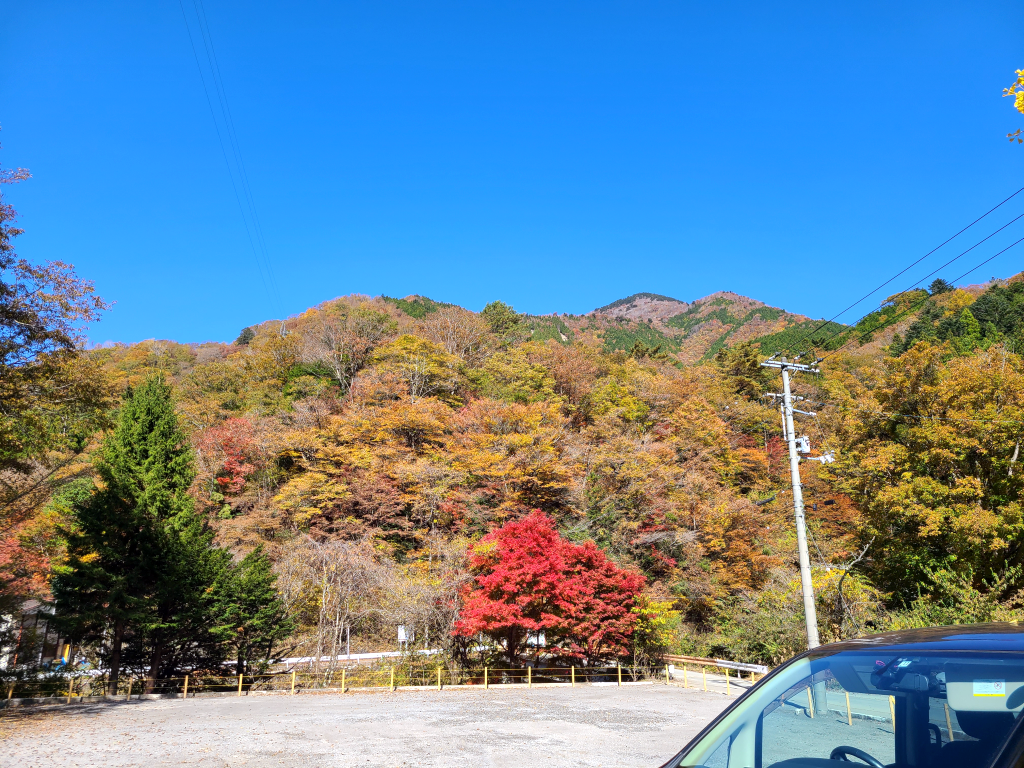 1日目：晴天の下、名頃新登山口より出発